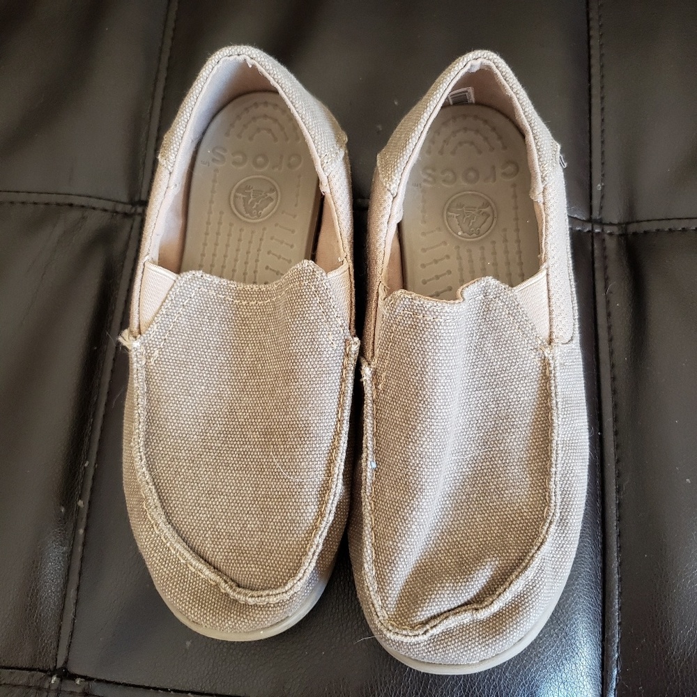 Boys crocs
